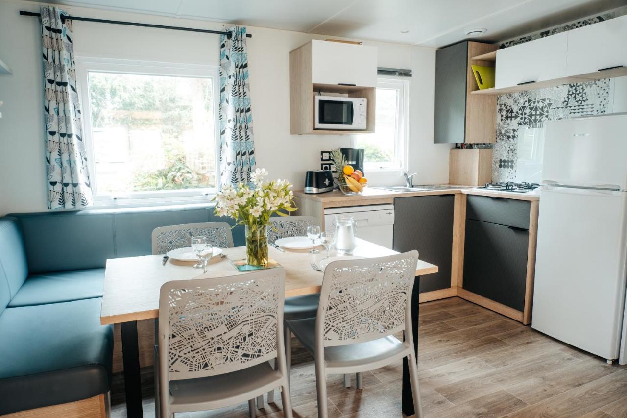 Mobil Homes Xxl2 4 Chambres - Camping Le Ranch Des Volcans Châtel-Guyon Екстериор снимка