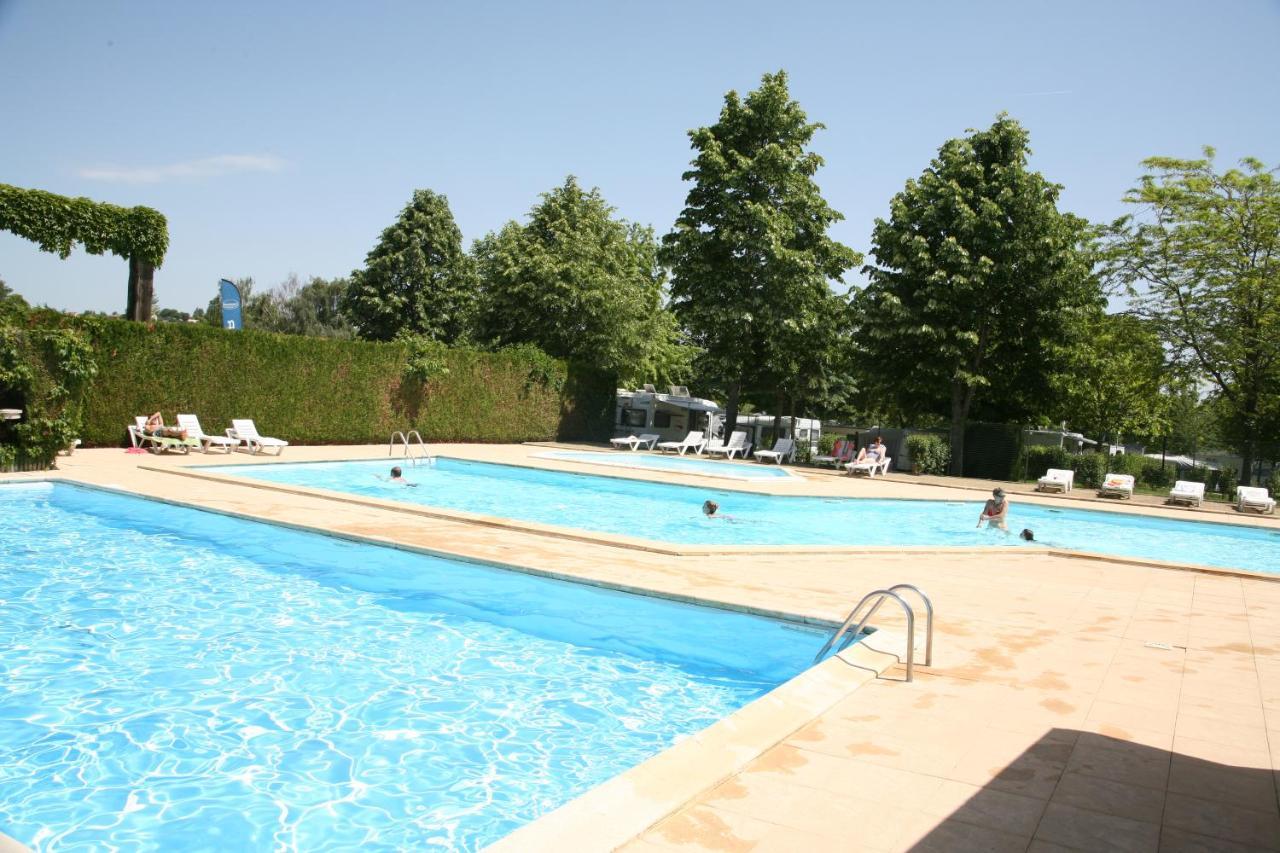Mobil Homes Xxl2 4 Chambres - Camping Le Ranch Des Volcans Châtel-Guyon Екстериор снимка